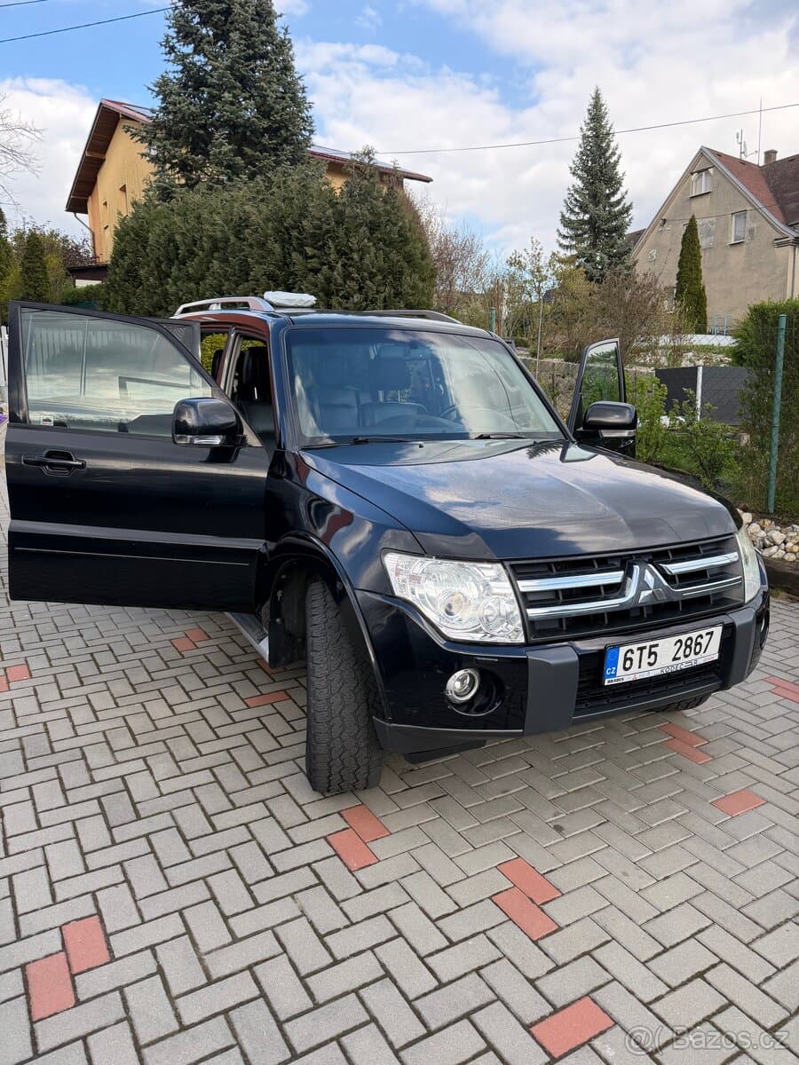 2009 Mitsubishi PAJERO - 15