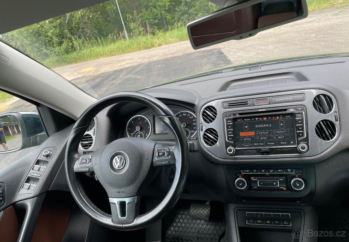 2012 Volkswagen TIGUAN - 15