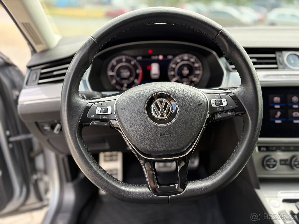 2018 Volkswagen PASSAT - 15