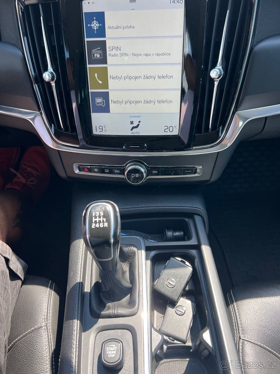 2017 Volvo V90 - 15