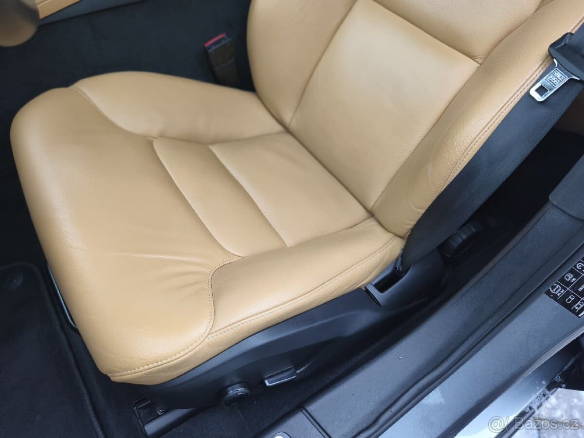 2017 Volvo V90 - 15