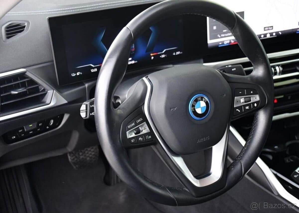 2023 BMW i4 - 15