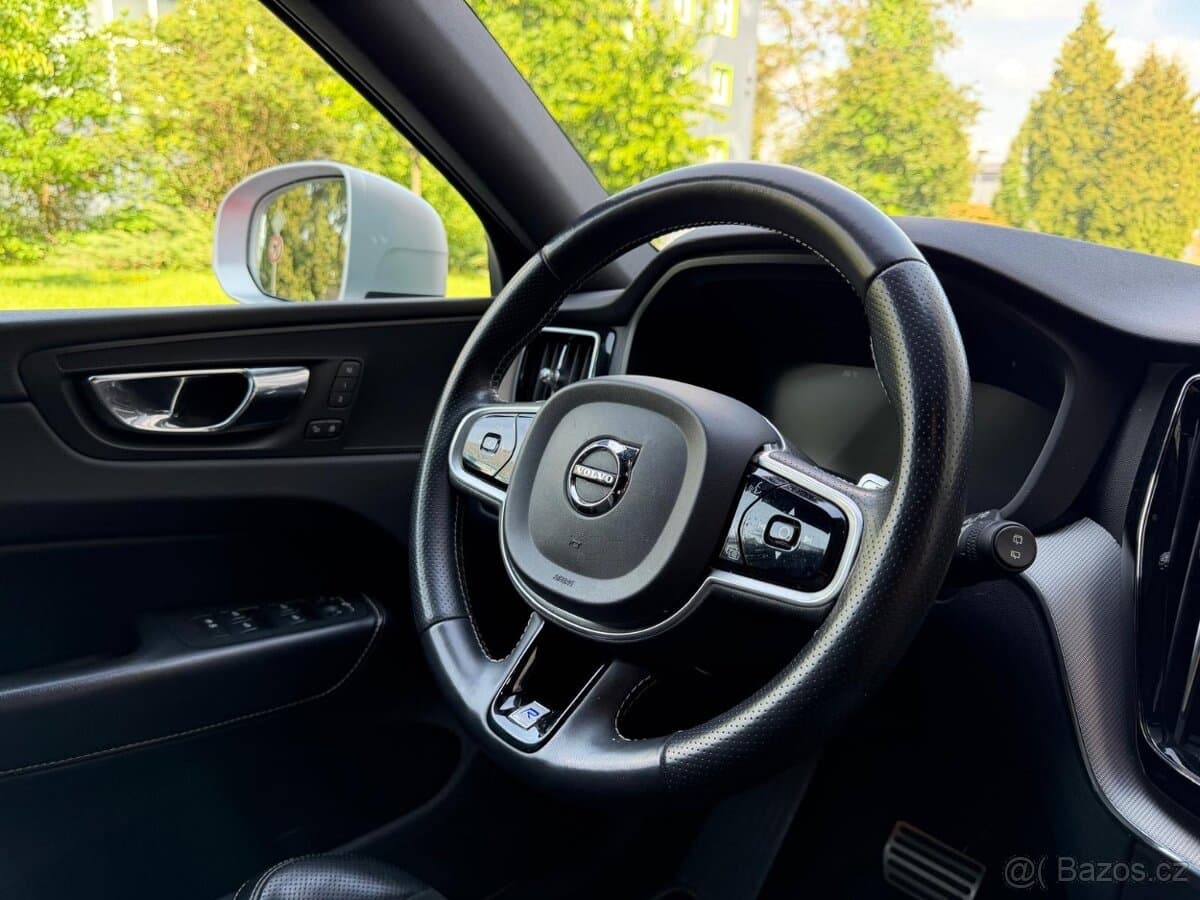 2018 Volvo XC60 - 15