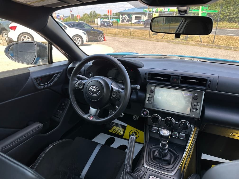 2023 Toyota GR86 - 15