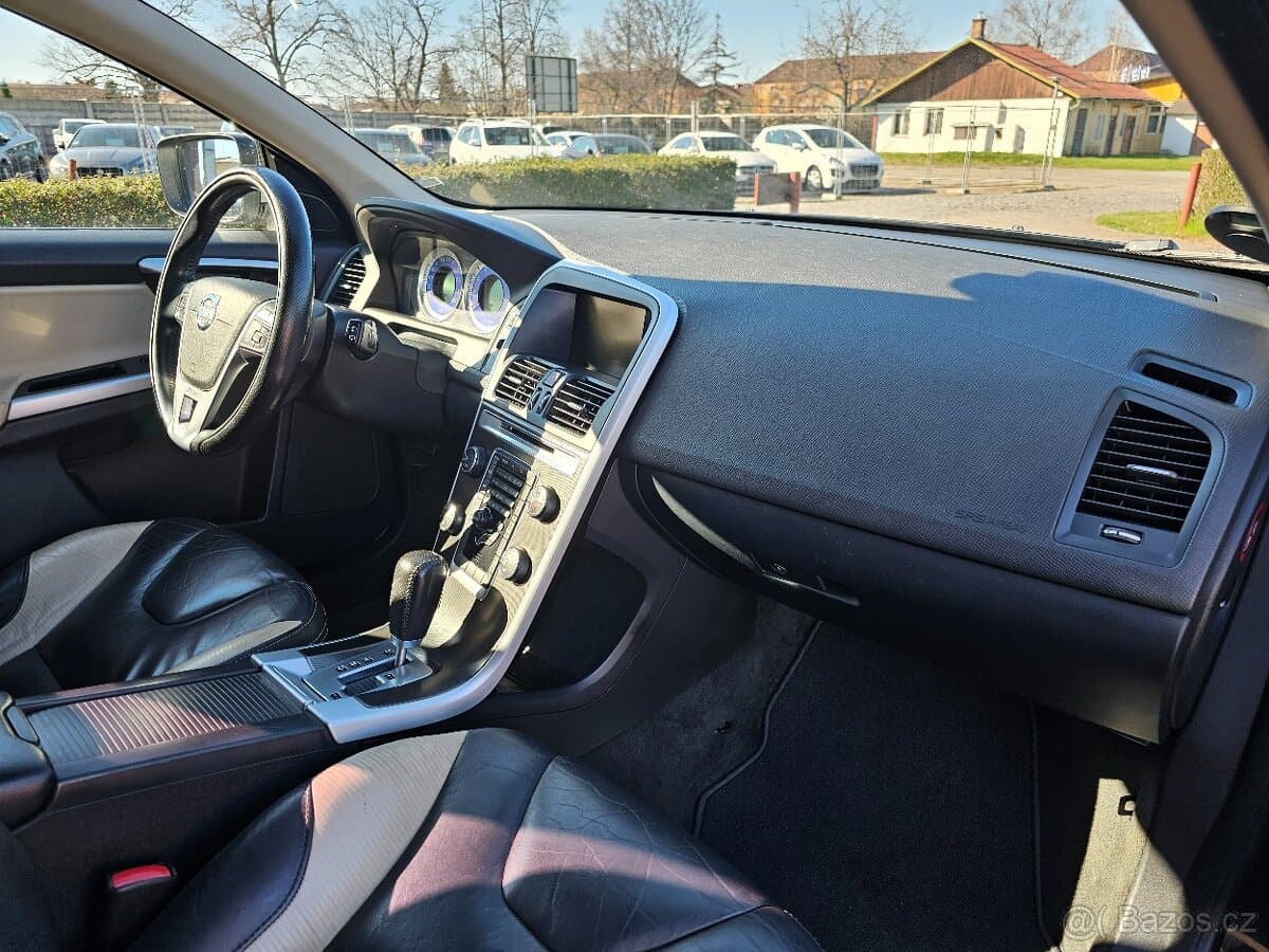 2011 Volvo XC60 - 15