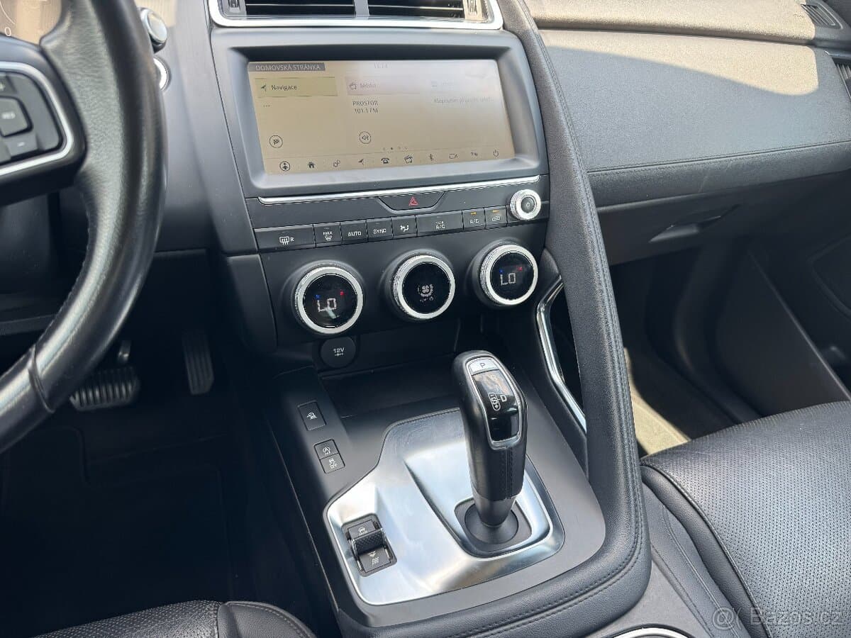 2018 Jaguar E-PACE - 15