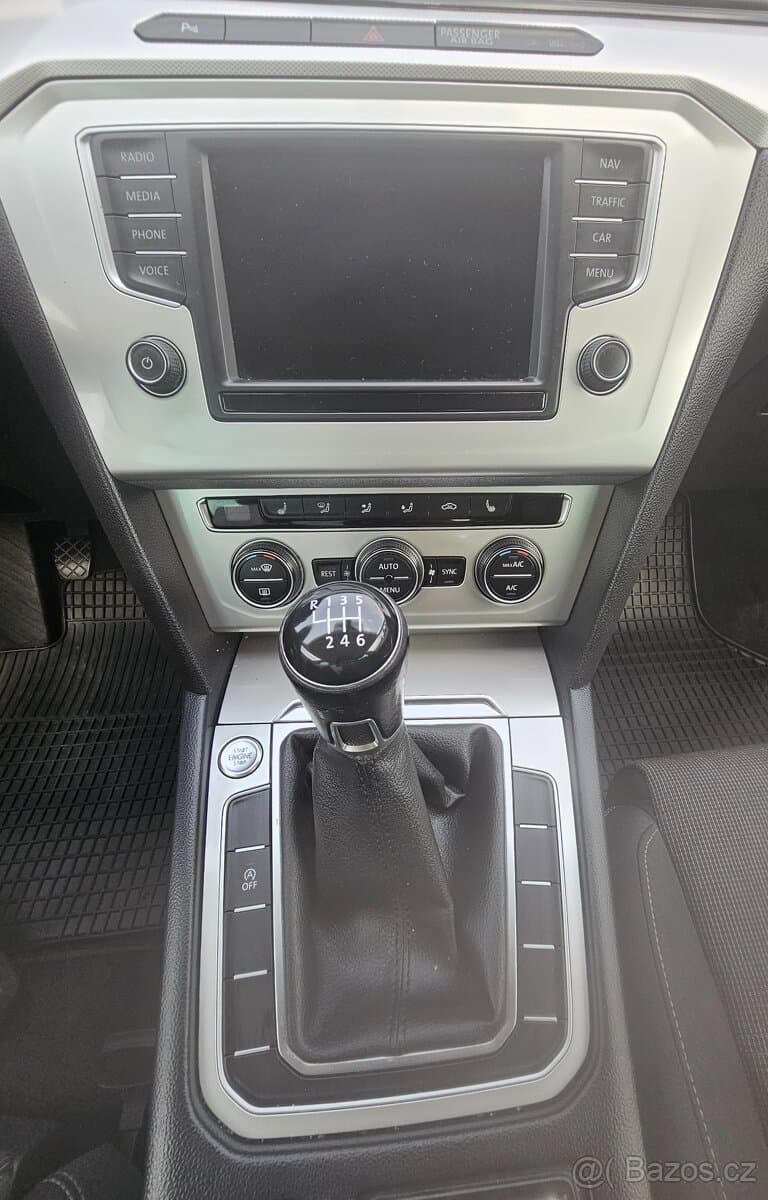 2015 Volkswagen PASSAT - 15