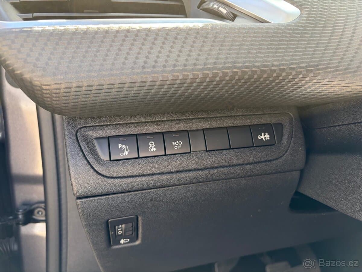 Peugeot 2008 - 15