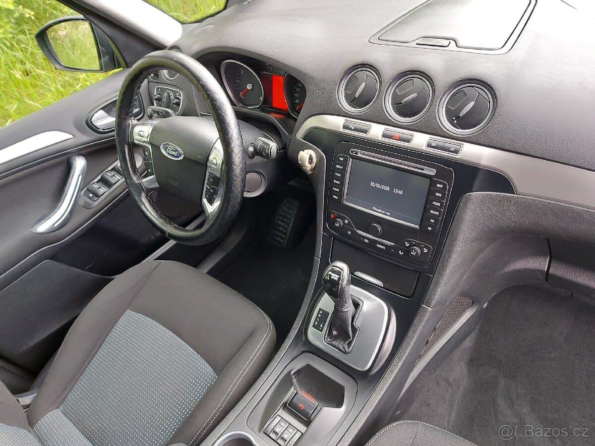2015 Ford GALAXY - 15