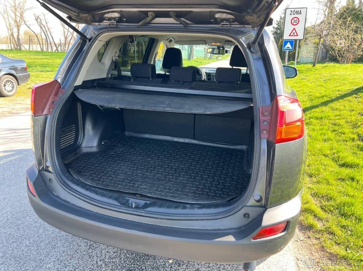 2014 Toyota RAV4 - 15