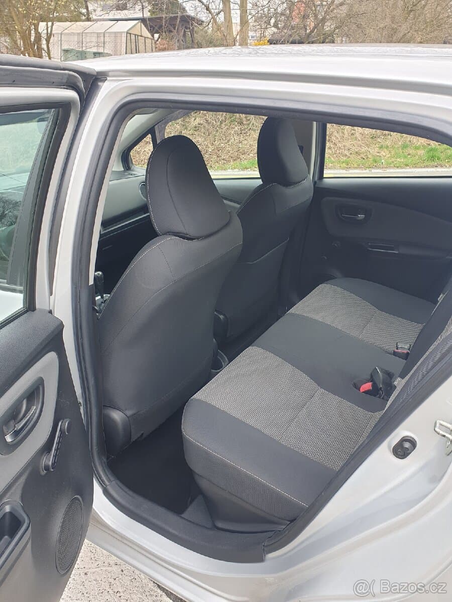 2015 Toyota YARIS - 15