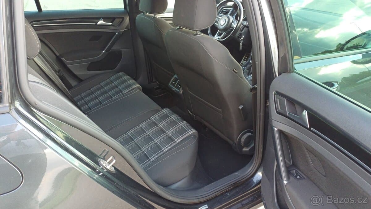 Volkswagen GOLF - 15