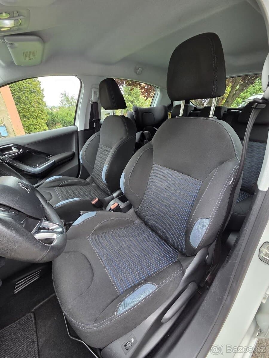 2013 Peugeot 208 - 15
