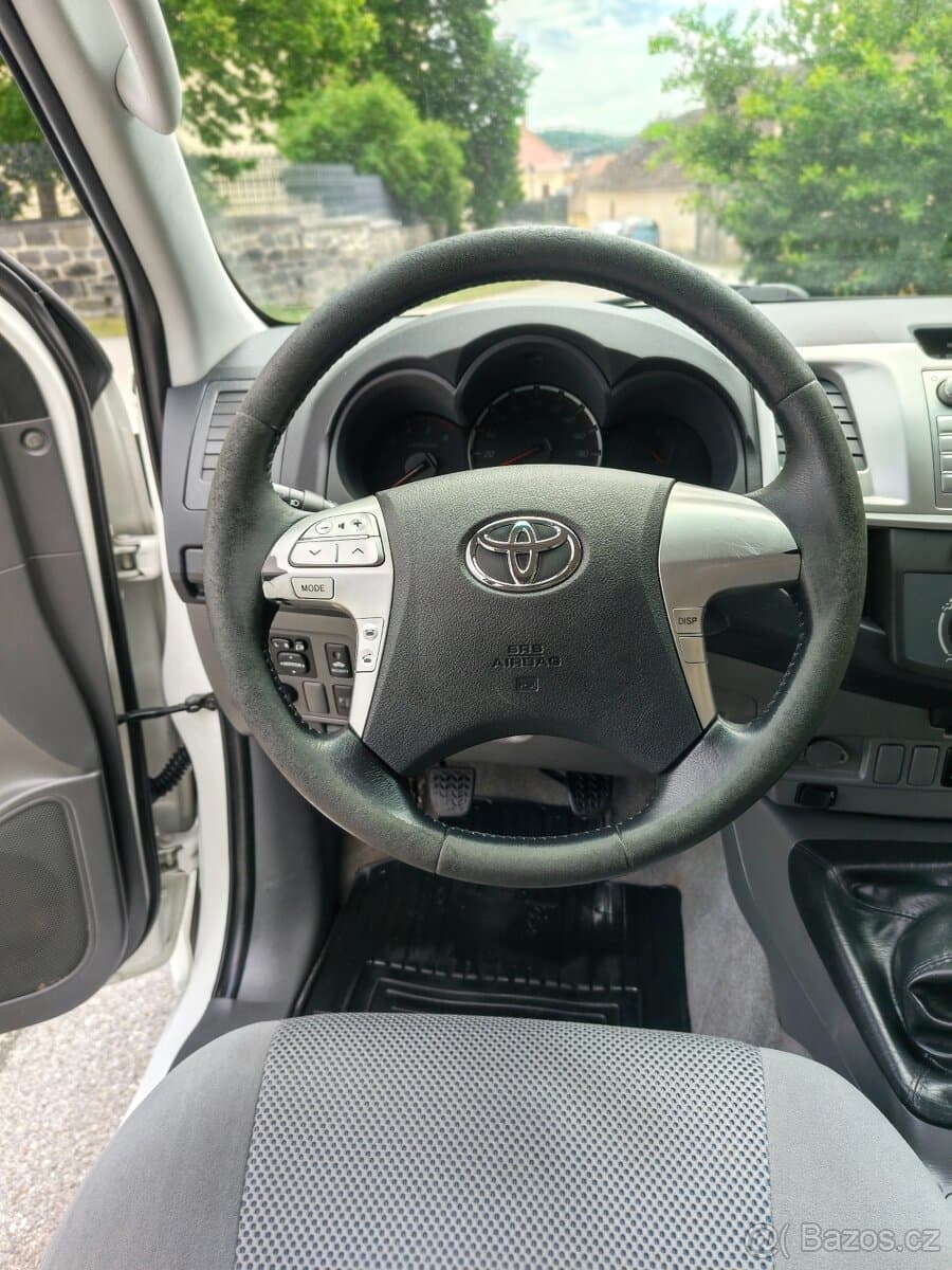 2012 Toyota HILUX - 15