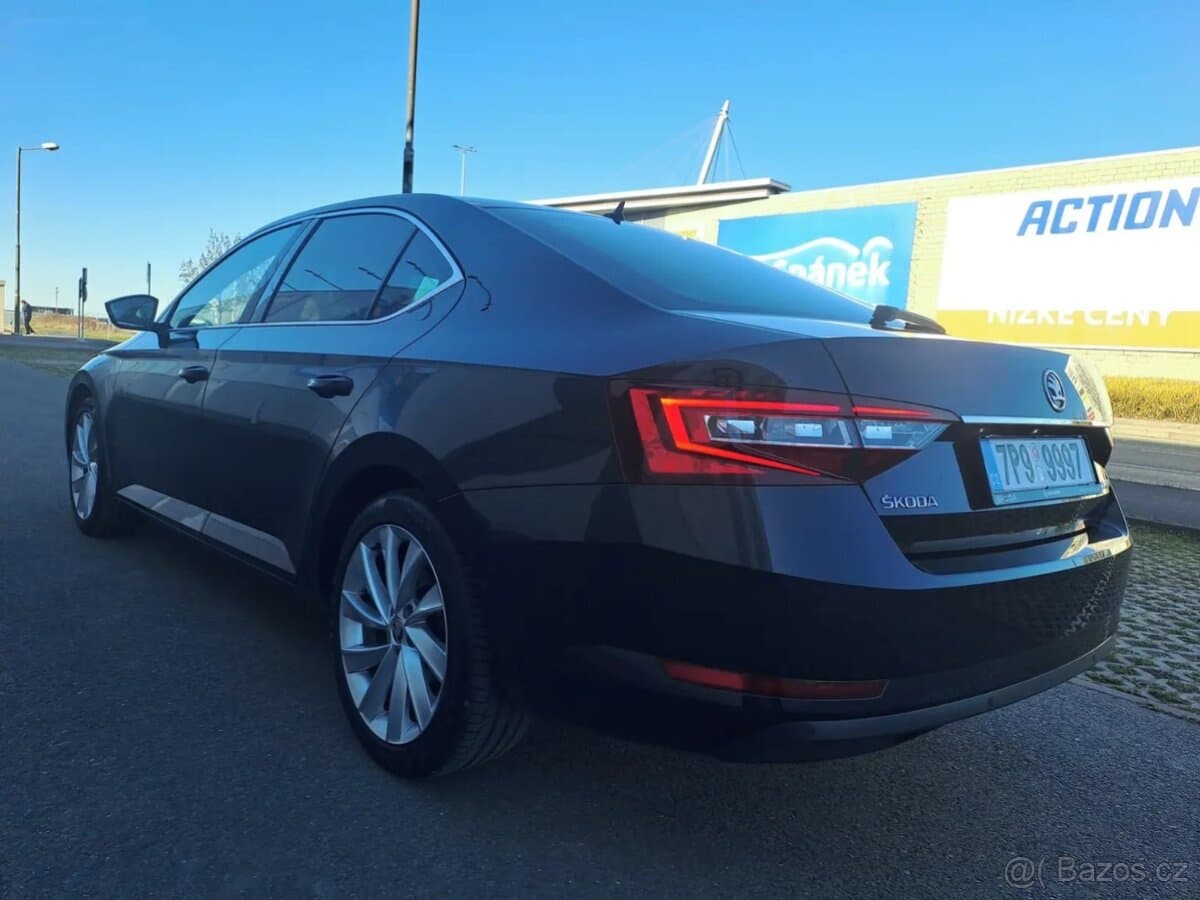 2020 Škoda SUPERB - 15