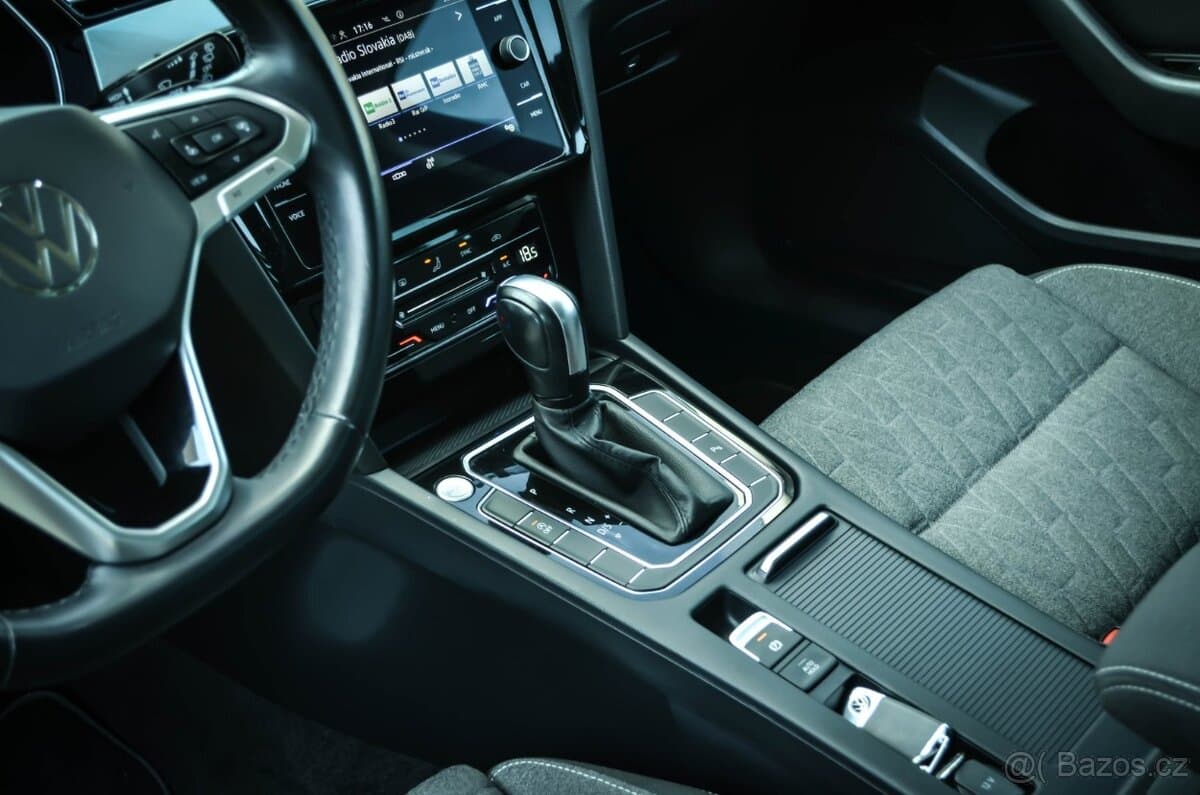 2023 Volkswagen PASSAT - 15