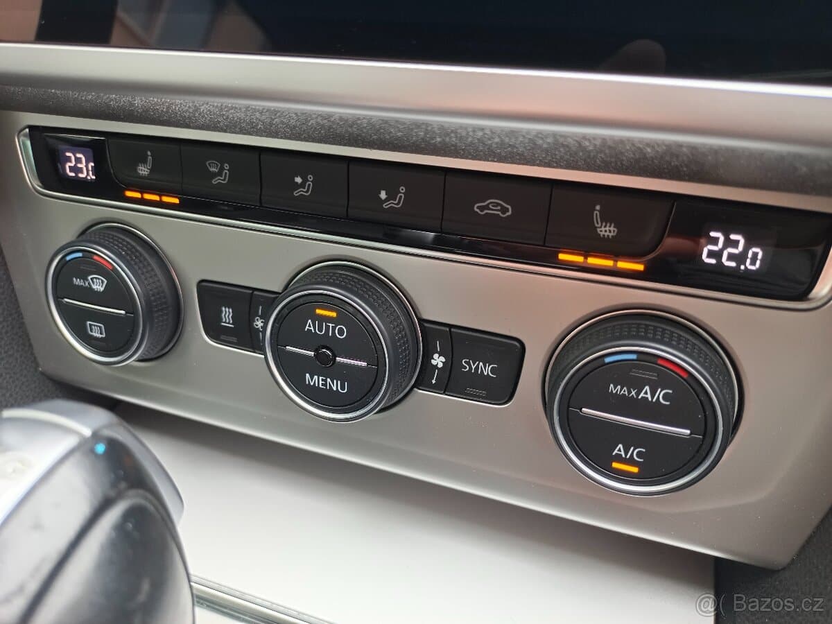 2019 Volkswagen PASSAT - 15