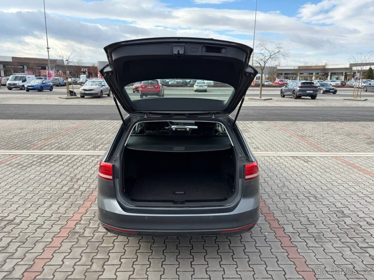 2016 Volkswagen PASSAT - 15