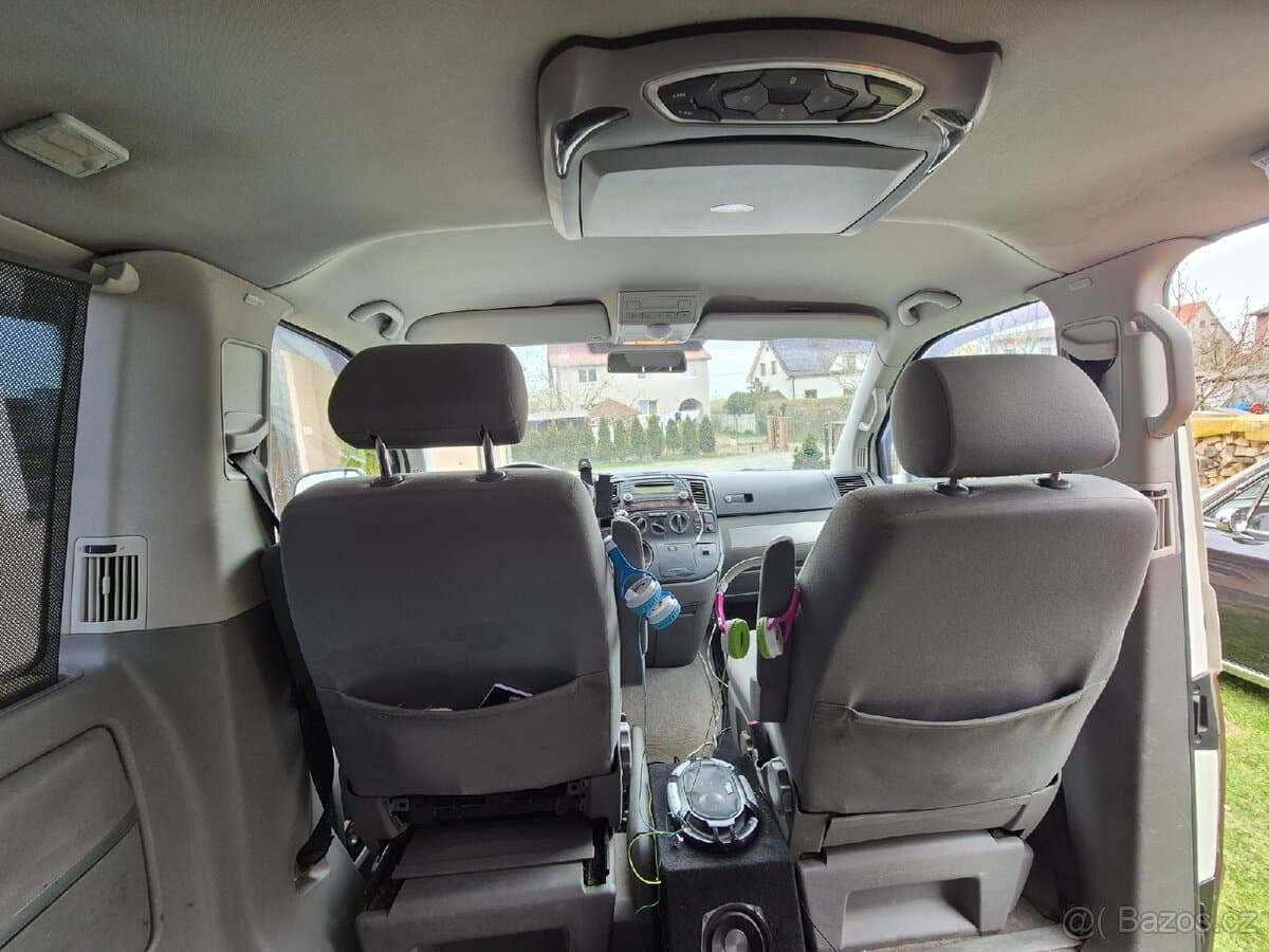 2004 Volkswagen MULTIVAN - 15