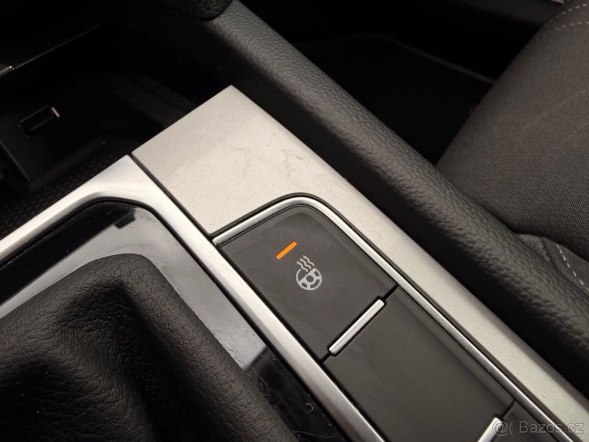 2019 Volkswagen PASSAT - 15