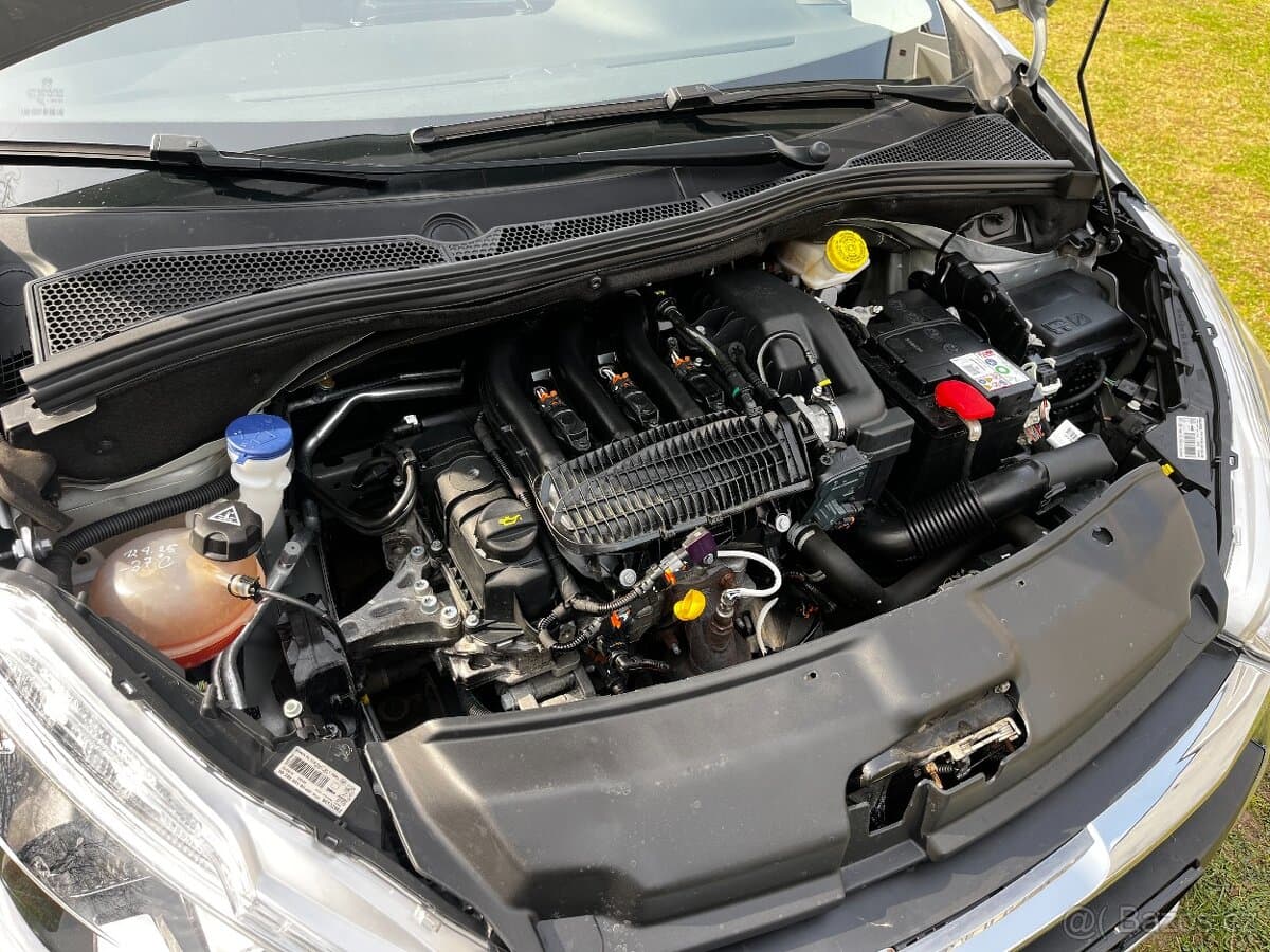 2016 Peugeot 208 - 15