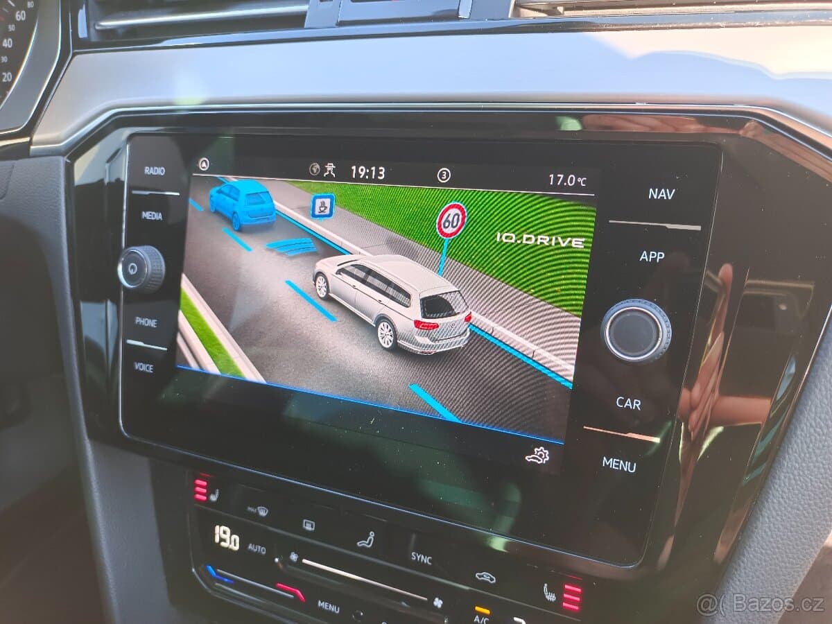 2022 Volkswagen PASSAT - 15