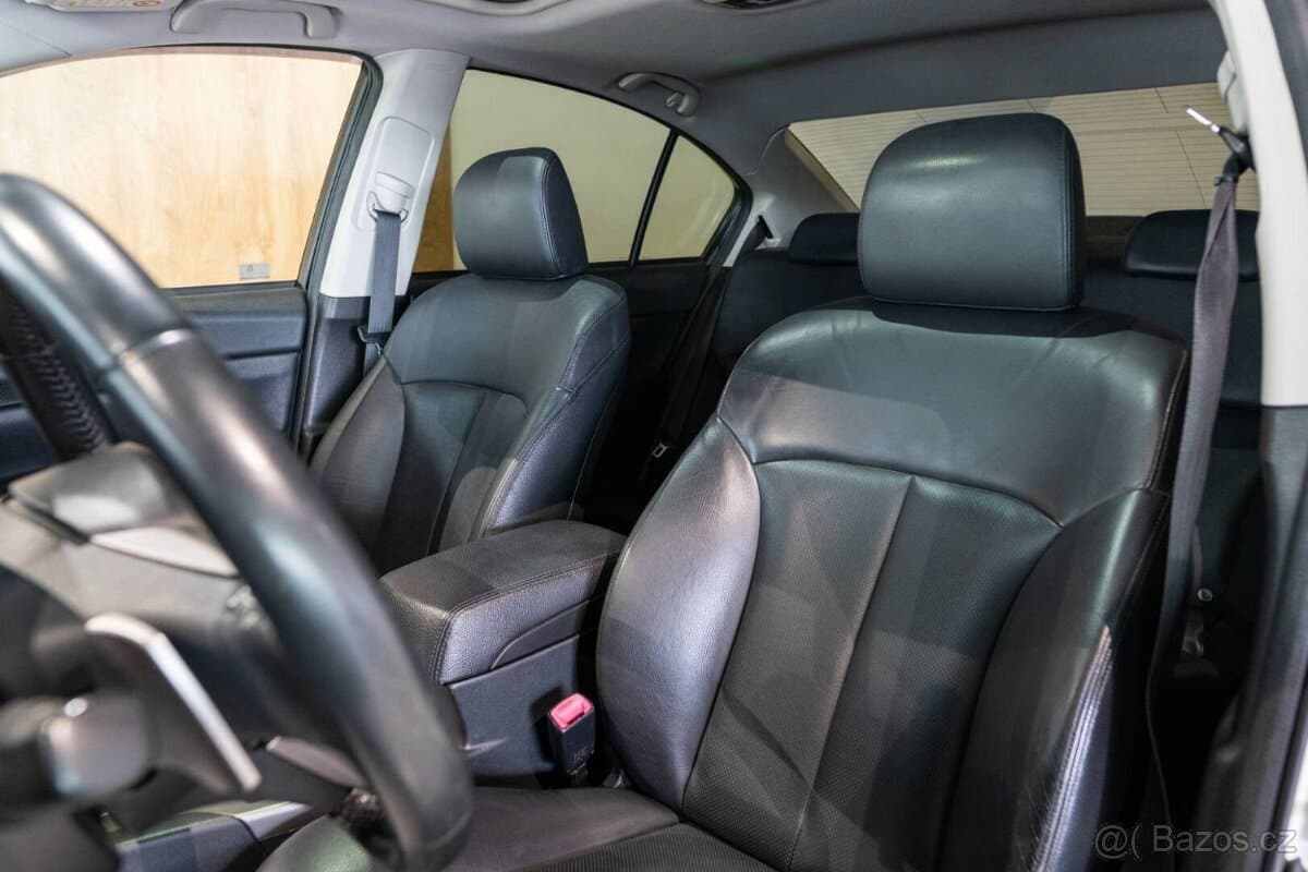 2010 Subaru LEGACY - 15