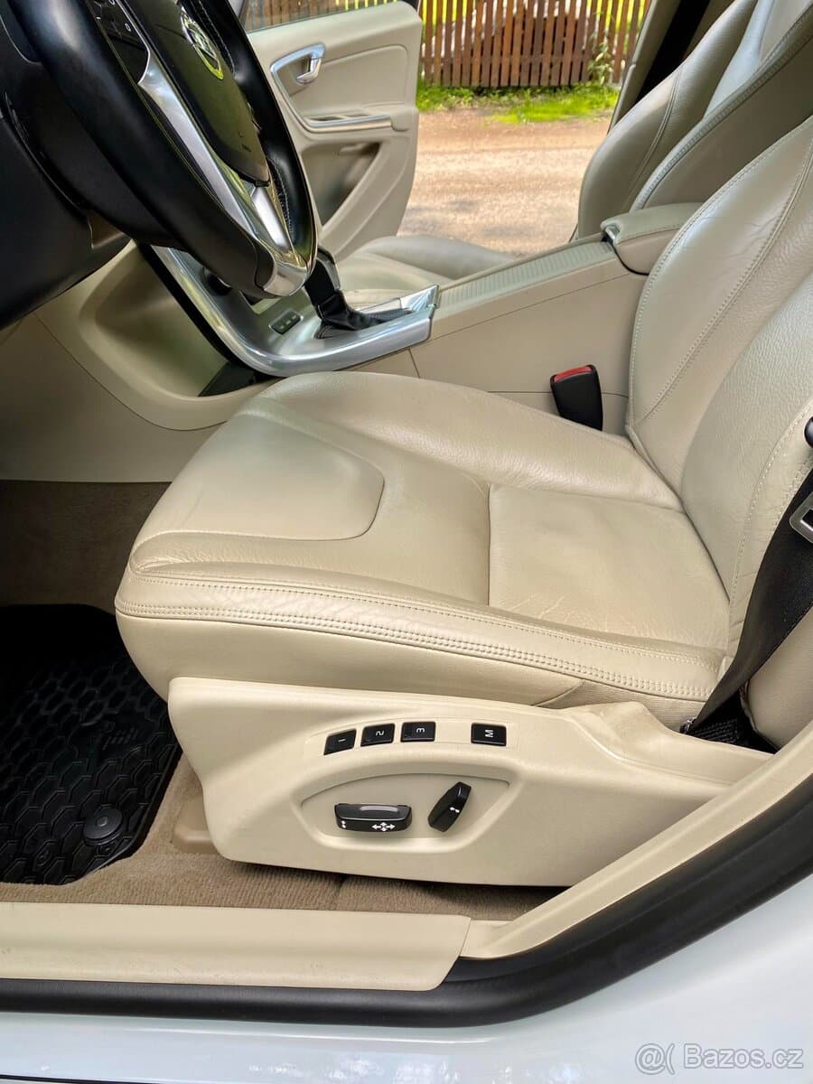 2013 Volvo V60 - 15