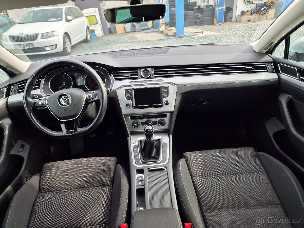 2015 Volkswagen PASSAT - 15