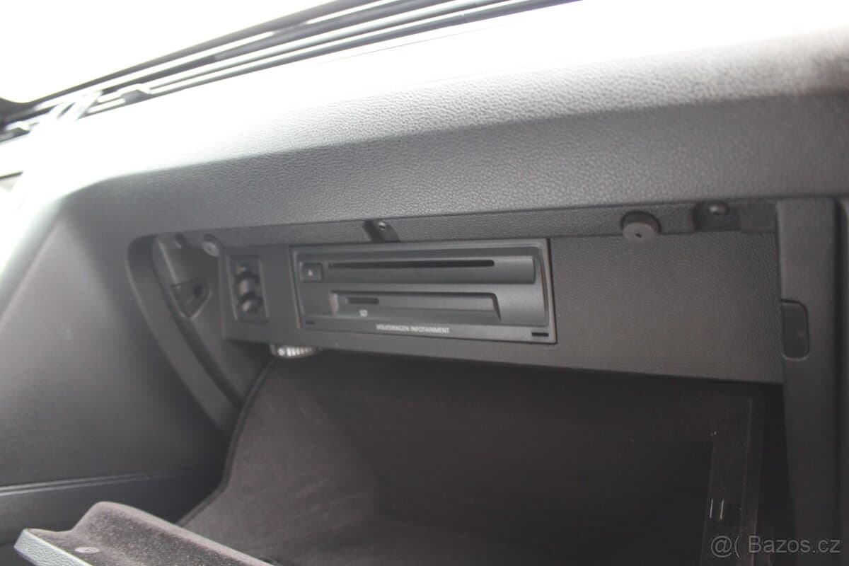 2015 Volkswagen PASSAT - 15
