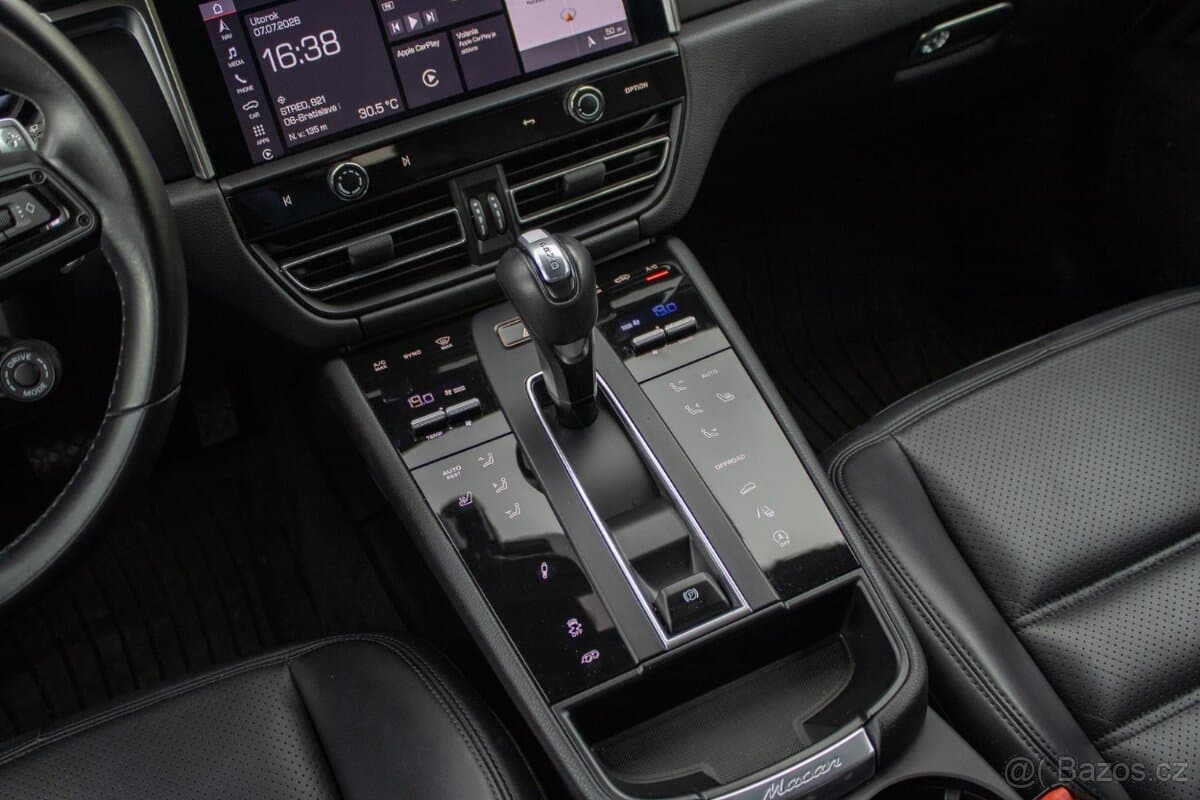 2022 Porsche MACAN - 15