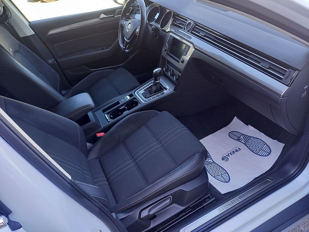 2016 Volkswagen PASSAT - 15