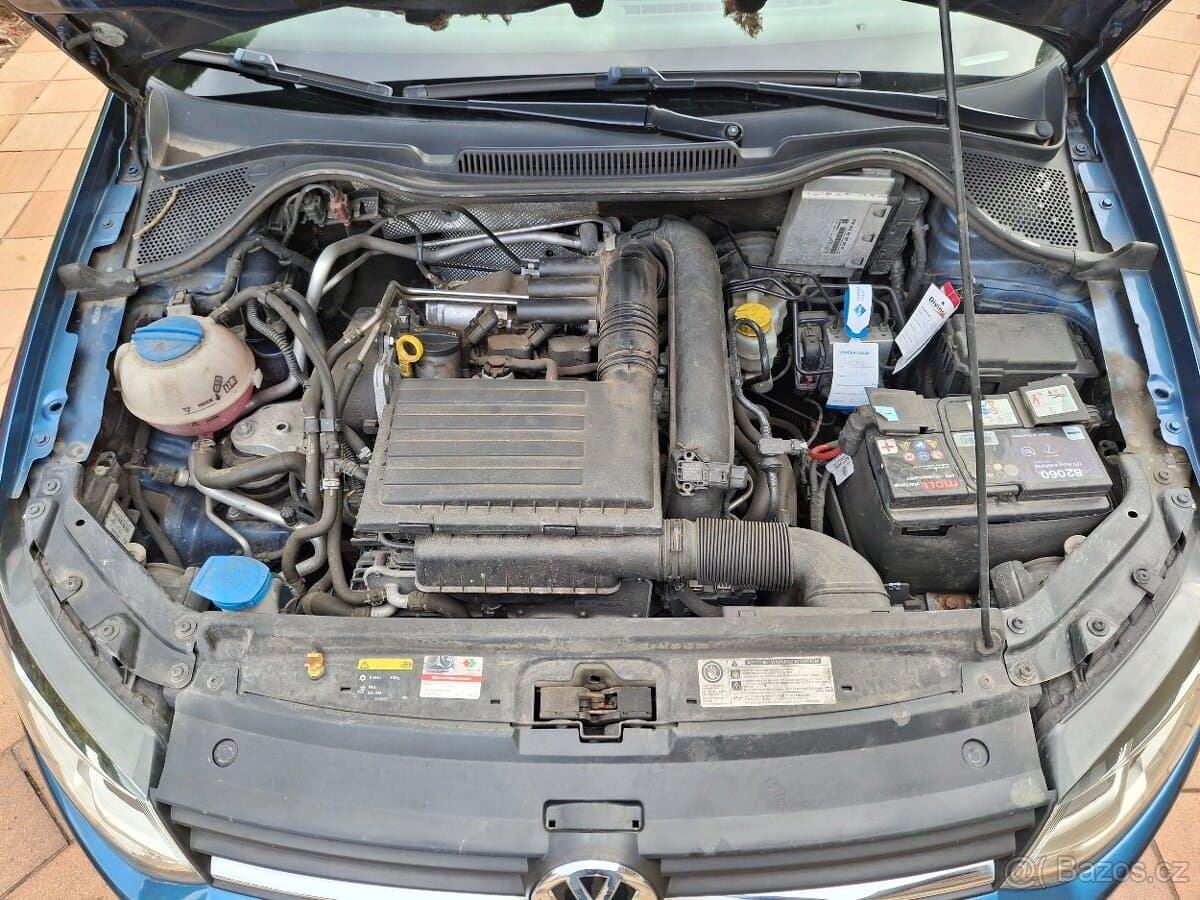 2015 Volkswagen POLO - 15