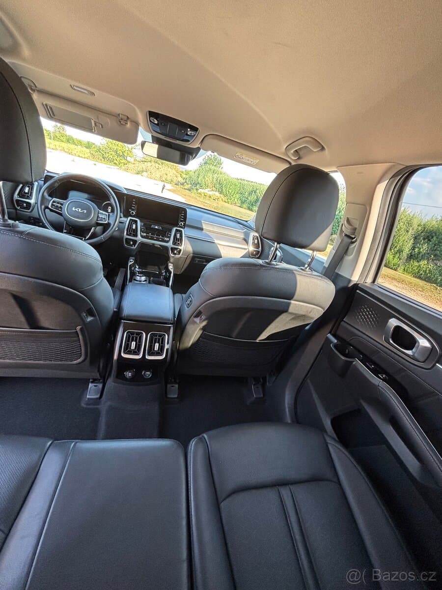 2022 Kia SORENTO - 15