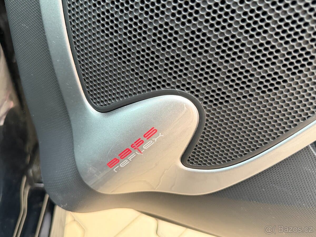 2015 Renault CLIO - 15