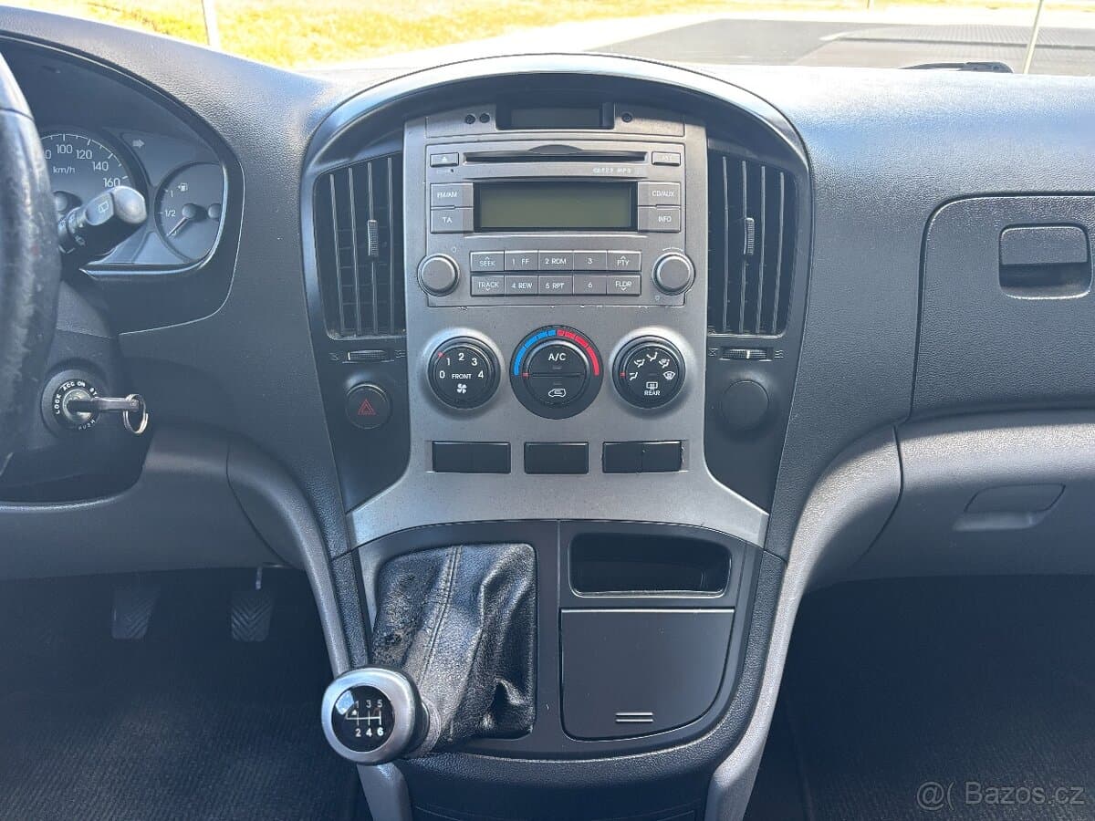 2013 Hyundai H-1 - 15