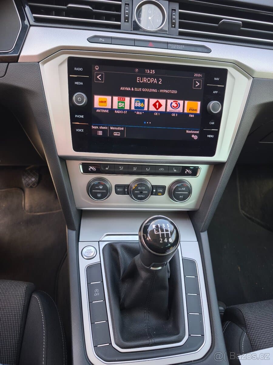 2018 Volkswagen PASSAT - 15