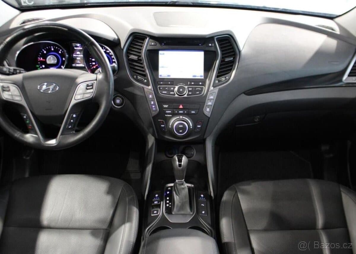 2016 Hyundai SANTA FE - 15