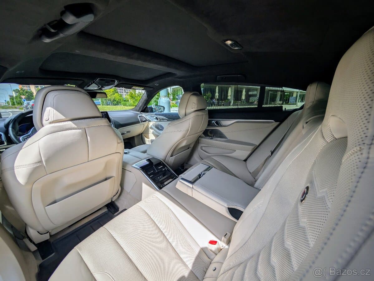 2022 Alpina B8 - 15
