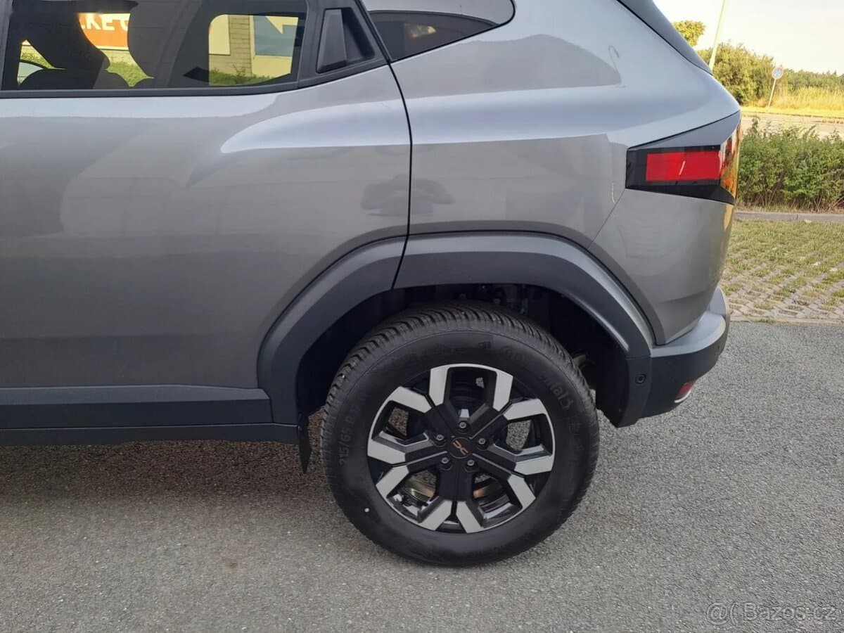 2025 Dacia DUSTER - 15