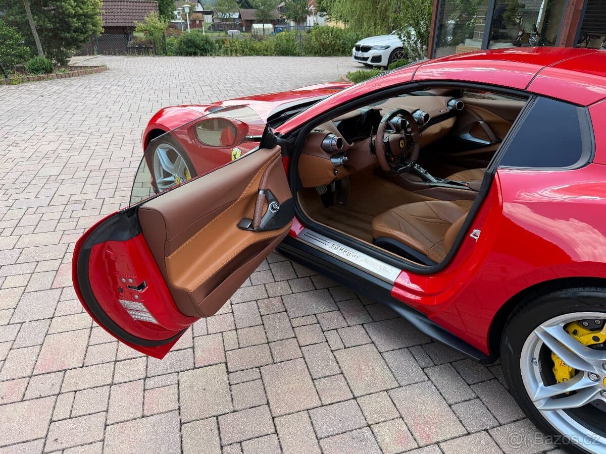 2022 Ferrari 812 - 15