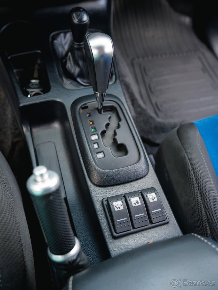Toyota HILUX - 15
