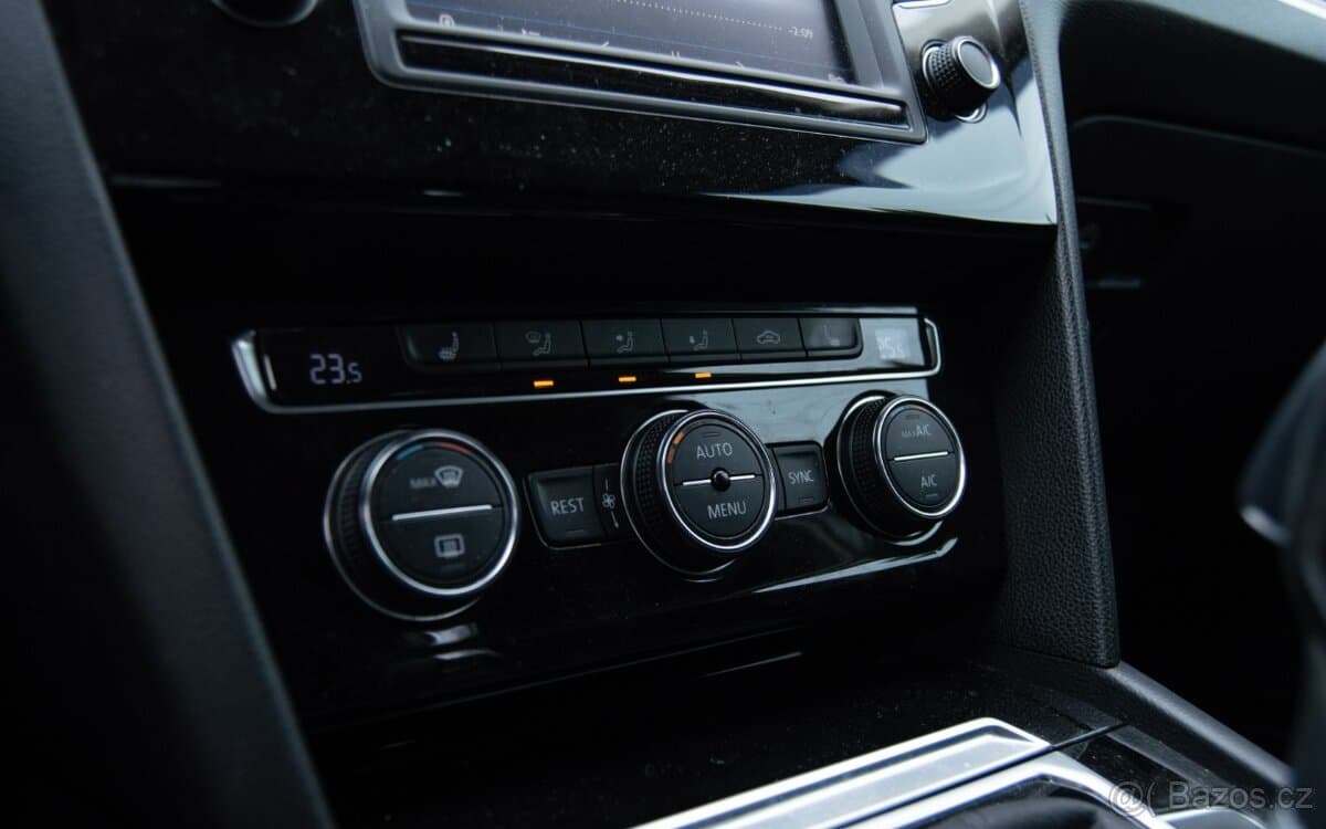 2016 Volkswagen PASSAT - 15