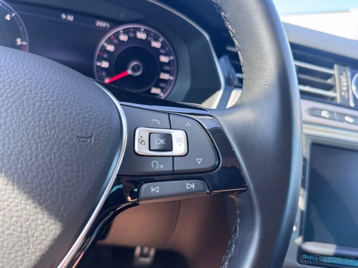 2015 Volkswagen PASSAT - 15
