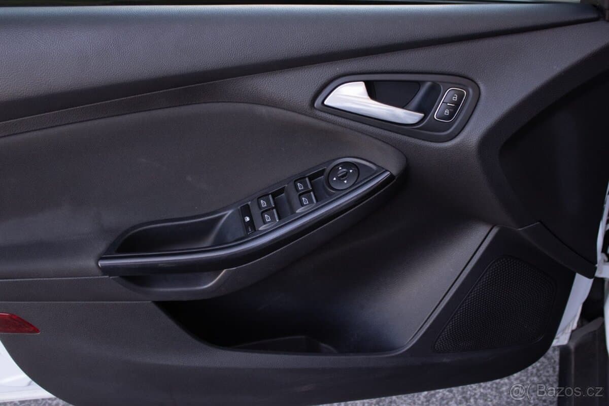 2015 Ford FOCUS - 15