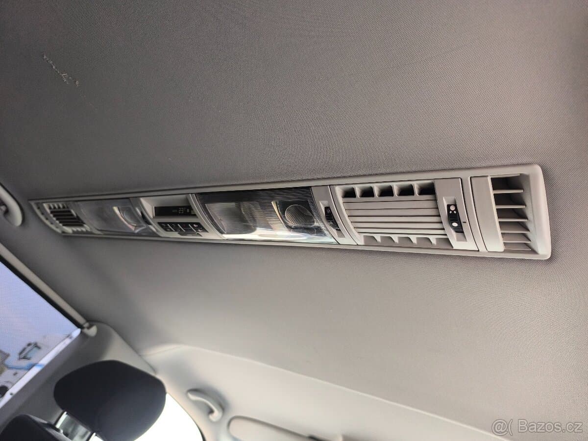 2011 Volkswagen CARAVELLE - 15