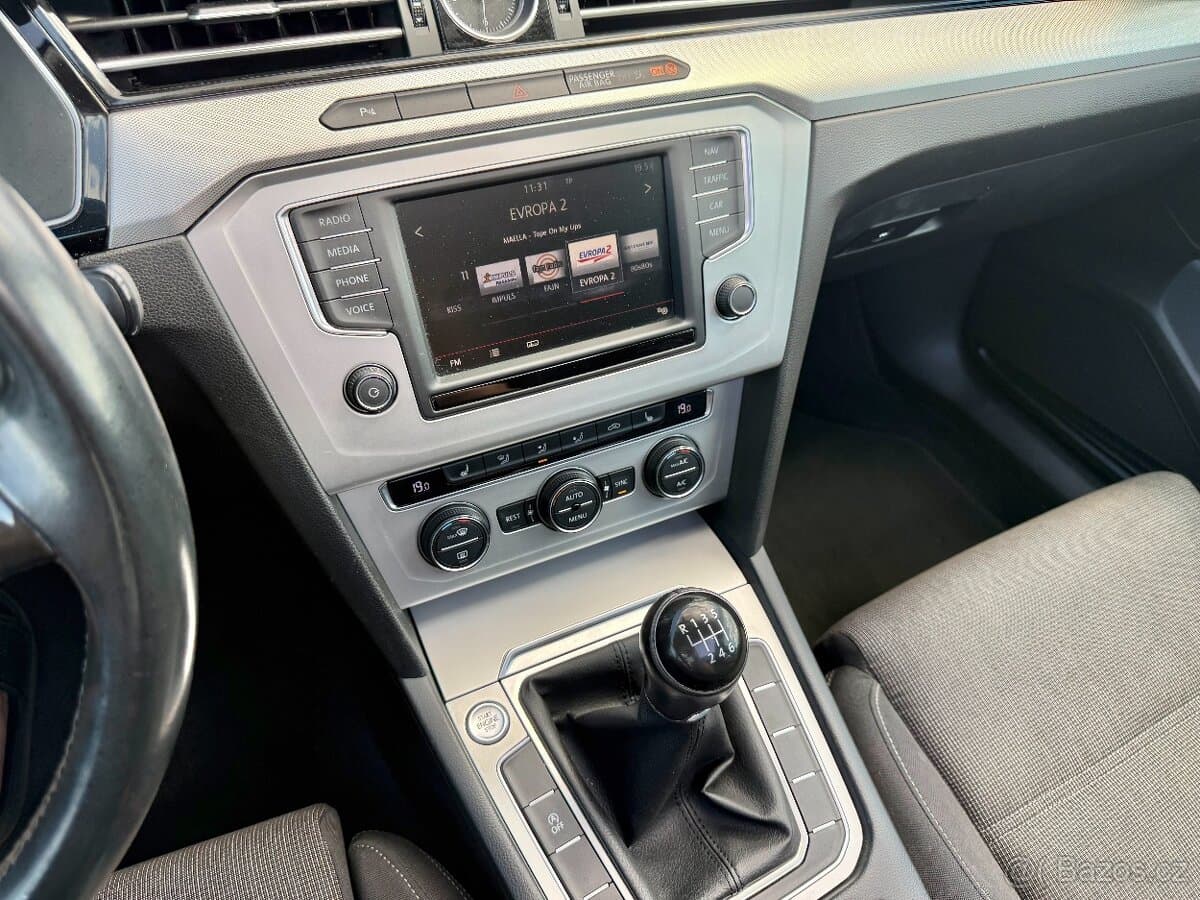 Volkswagen PASSAT - 15