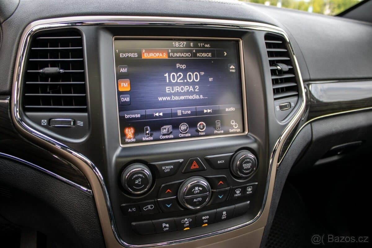 2015 Jeep CHEROKEE - 15