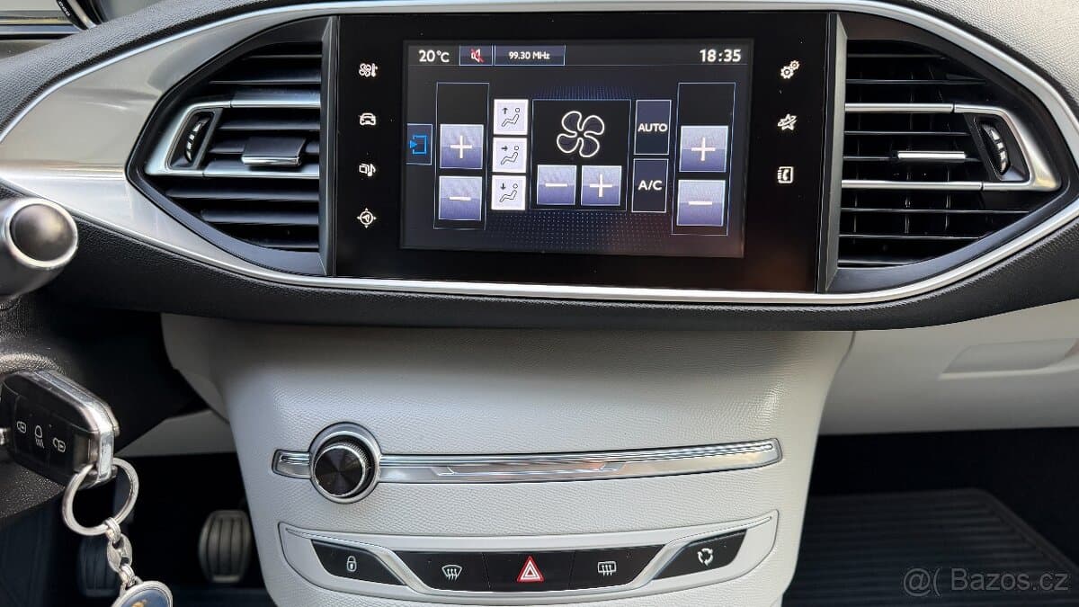 2016 Peugeot 308 - 15