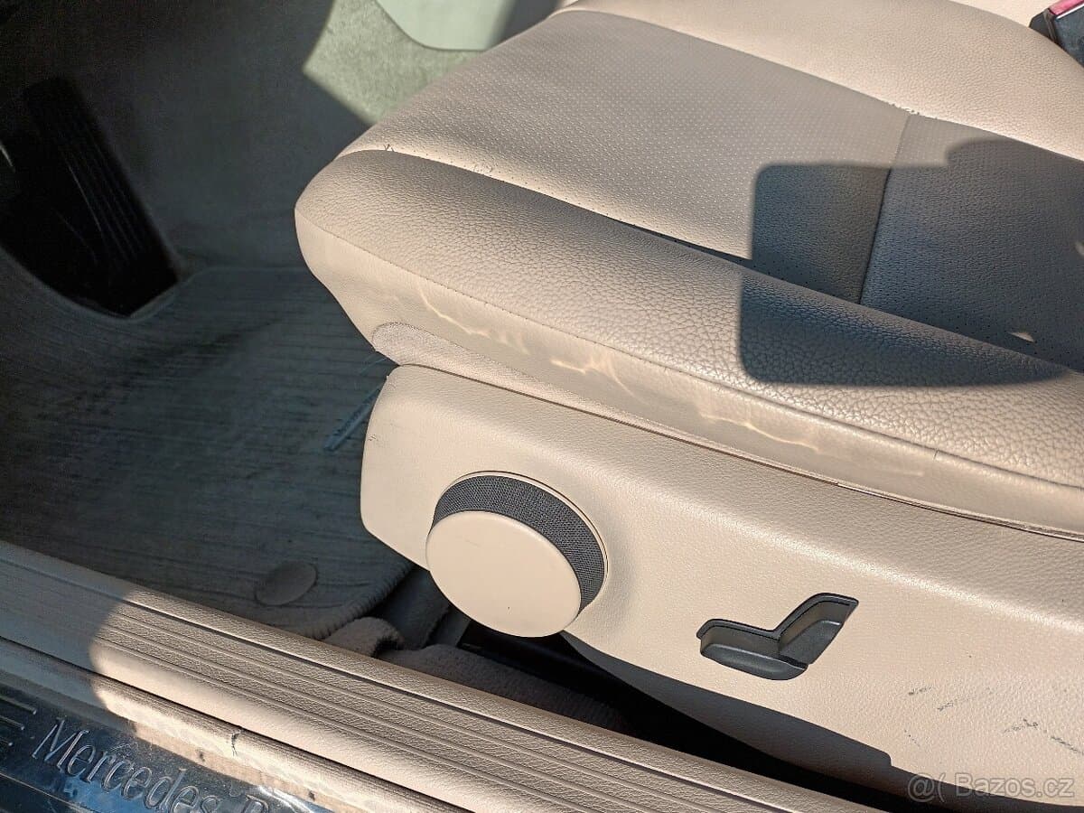 2011 Mercedes-Benz C-CLASS - 15